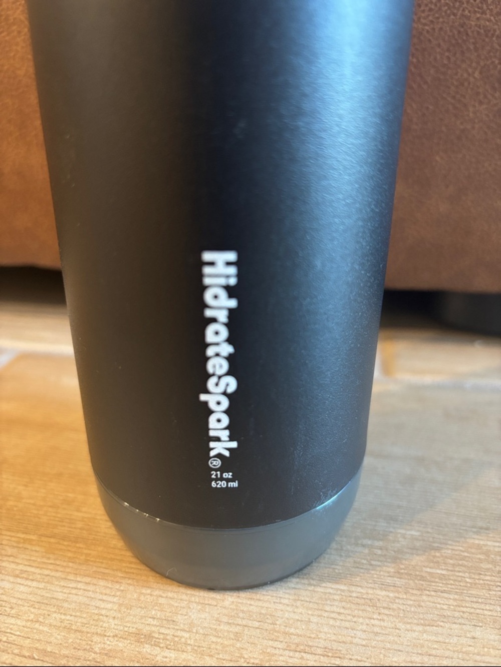 HydrateSpark Black Insulated Water Bottle 21 oz - Picture 2 of 9